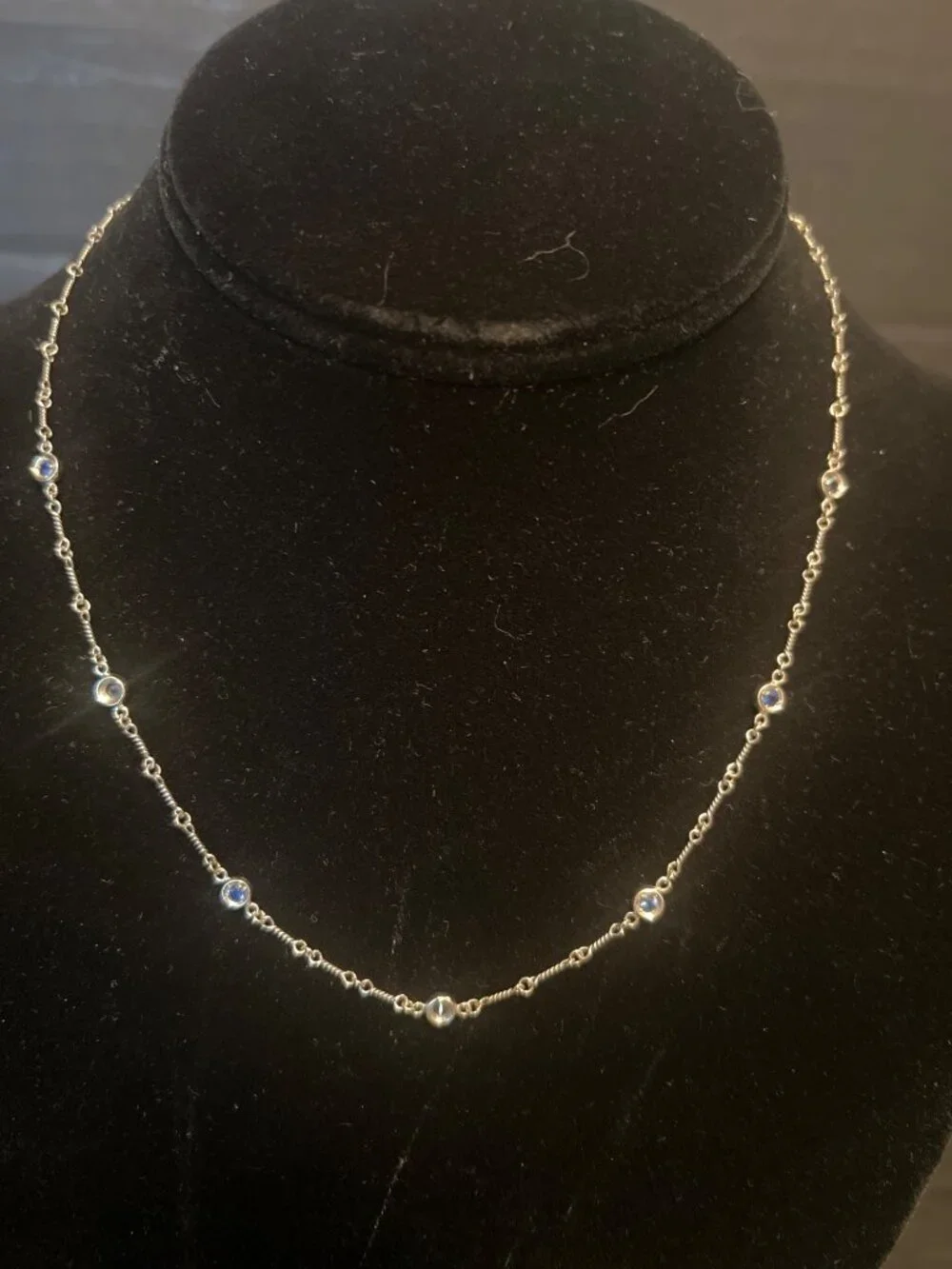 18K White Gold Sapphire 16
